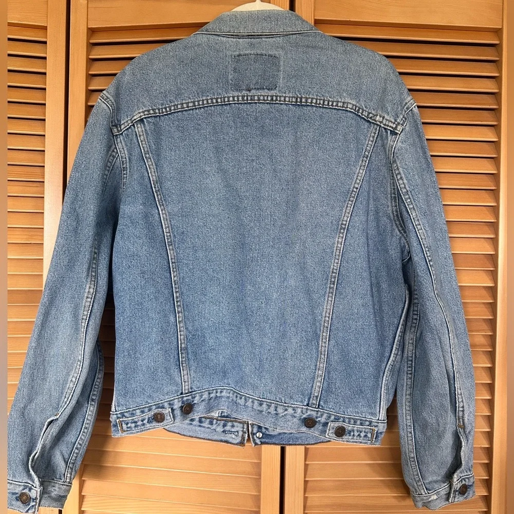 Vintage 90s Levi’s Denim Trucker Jacket • Classic Blue • Thrifted in Ireland - Picture 2 of 4